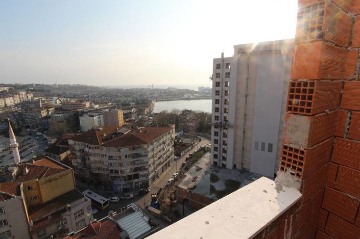 Image No.8-Appartement de 2 chambres à vendre à Küçükçekmece