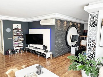 Interior 3