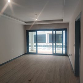 Interior 5