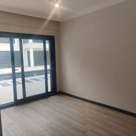 Interior 8