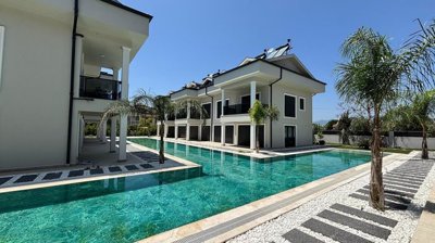 Exterior 6