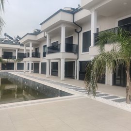 Exterior 5