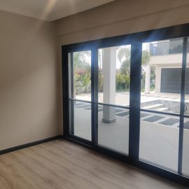 Interior 7