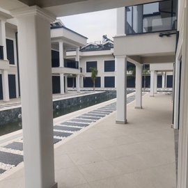 Exterior 3