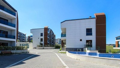 Exterior 12