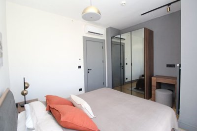 Interior 7