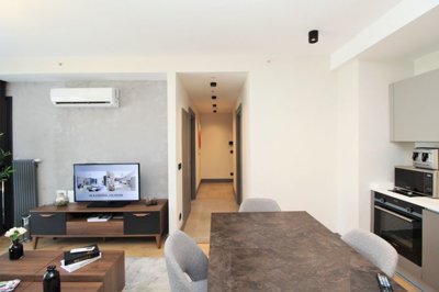 Interior 4