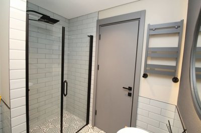 Interior 12