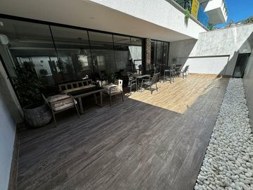 Exterior 6