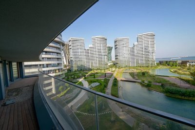 Exterior 3