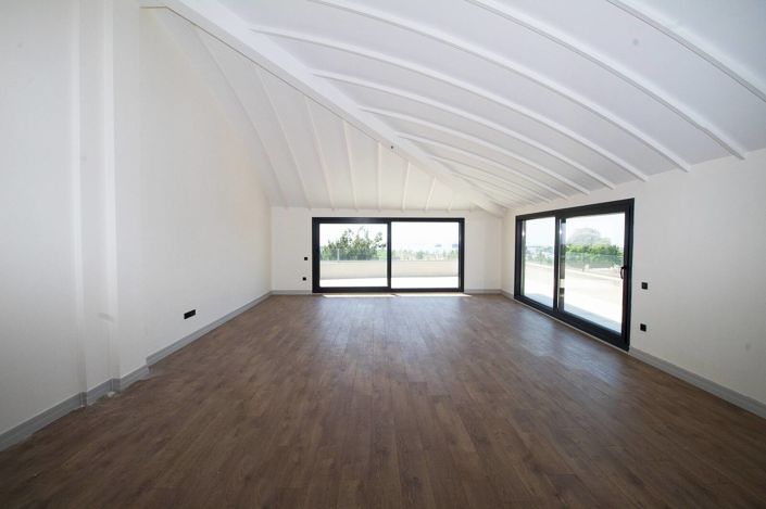 Image No.25-3 Bed Apartment for sale