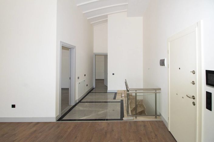 Image No.30-5 Bed Apartment for sale