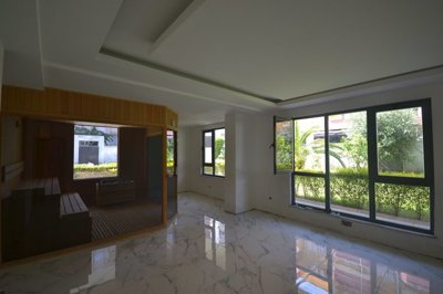 Exterior 8