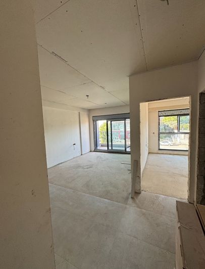 Image No.10-1 Bed Apartment for sale