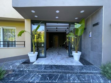 Exterior 15