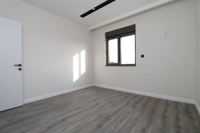 Interior 8