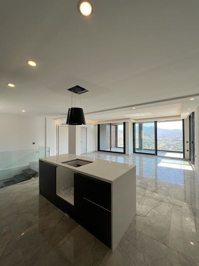 Image No.24-3 Bed Apartment for sale