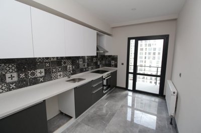 Interior 6