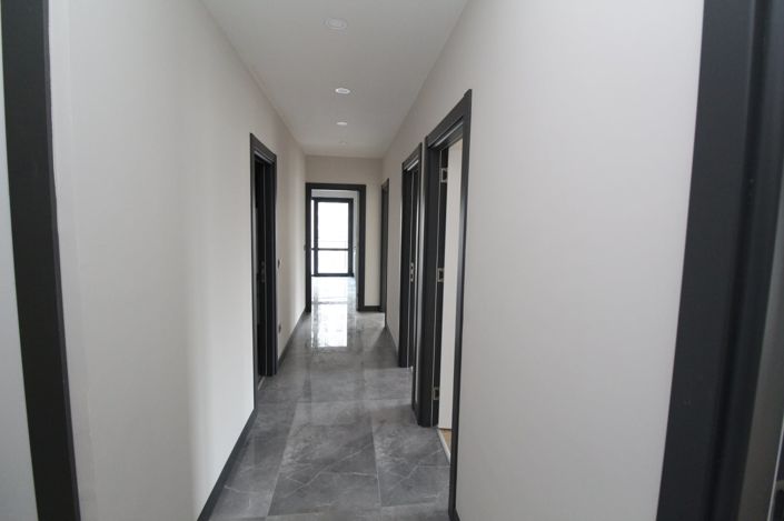 Image No.29-3 Bed Apartment for sale