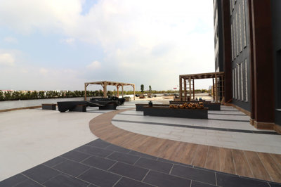 Exterior 4