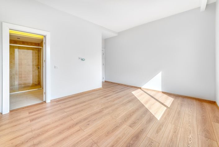 Image No.22-3 Bed Apartment for sale