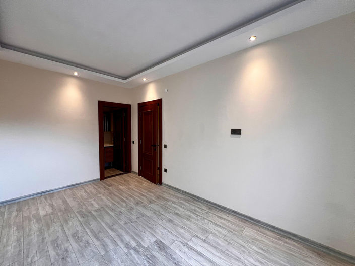 Image No.28-2 Bed Apartment for sale