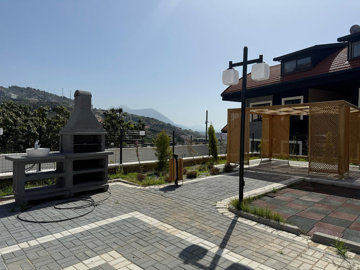 Exterior 8