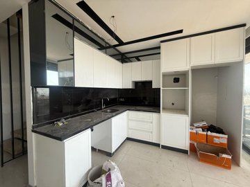 Interior 4
