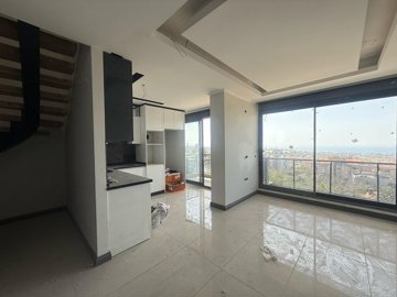 Interior 6