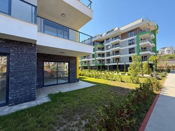Exterior 8