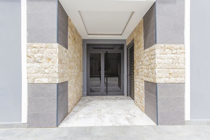 Image No.15-4 Bed Apartment for sale