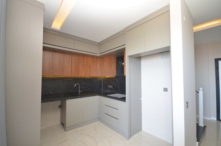 Image No.22-4 Bed Apartment for sale