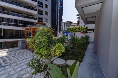 Exterior 4