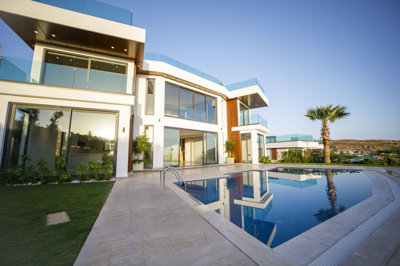 Exterior 3