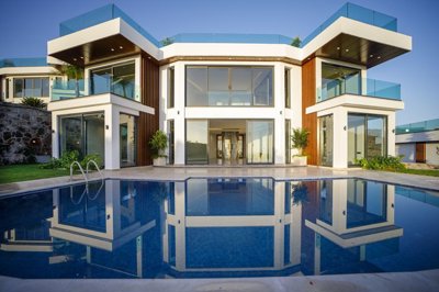 Exterior 4