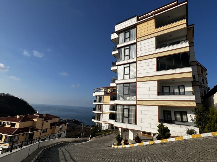 Image No.1-4 Bed Apartment for sale