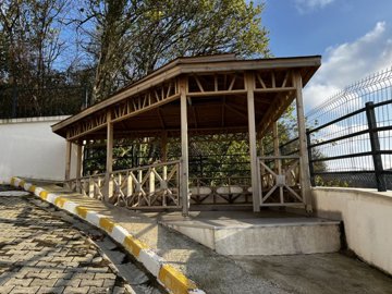 Exterior 10