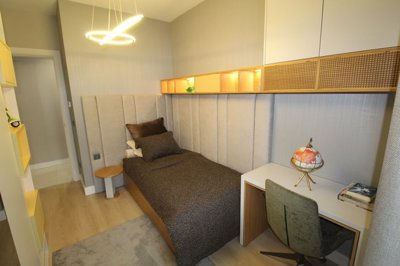 Interior 8