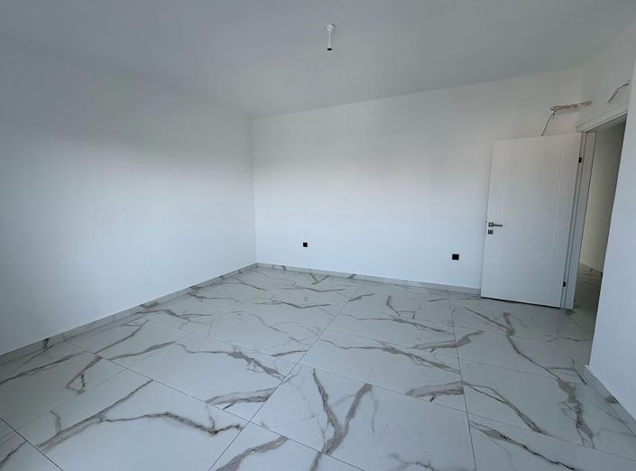 Image No.22-3 Bed Apartment for sale