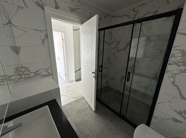 Image No.24-3 Bed Apartment for sale