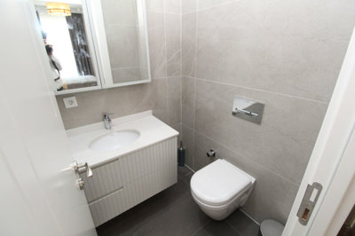 Interior 11