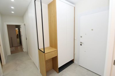 Interior 7