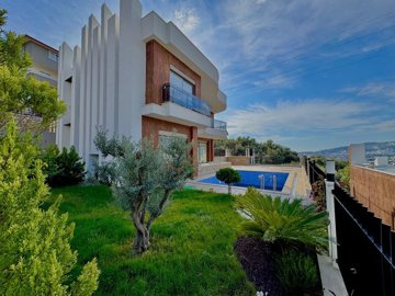 Exterior 10