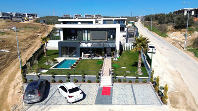 Exterior 2