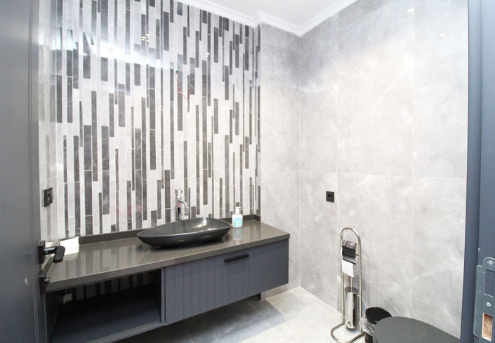 Image No.8-5 Bed House/Villa for sale