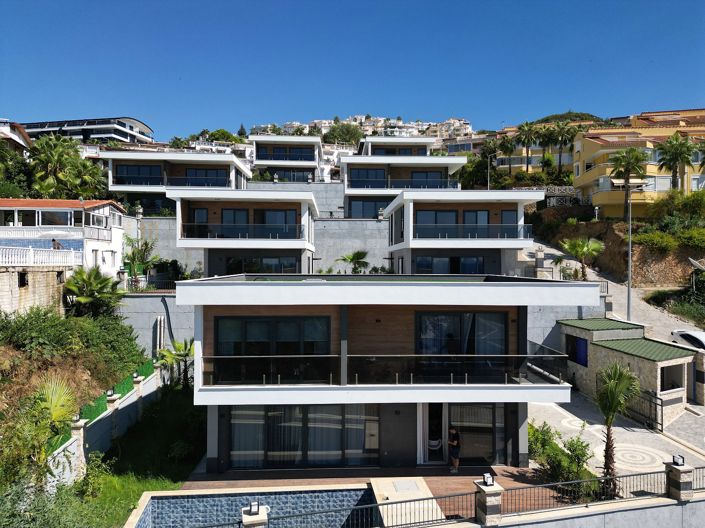 Image No.1-4 Bed House/Villa for sale