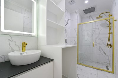 Interior 8