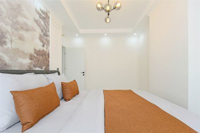 Interior 5