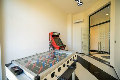 Exterior 12