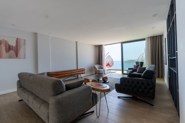 Image No.12-2 Bed Apartment for sale